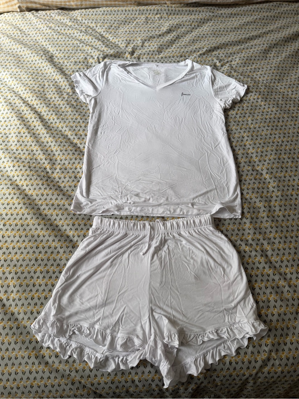White Fiance/Bridal V-Neck Ruffle Short Pajama Set